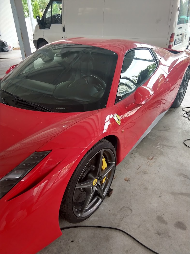 Ferrari 458 в работната зона на Brilliance